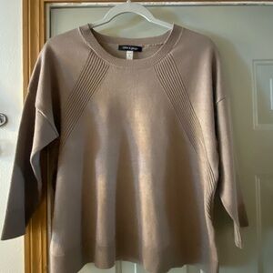 Classy taupe Cable & Gauge sweater with decorative buttons up the back. Size M.
